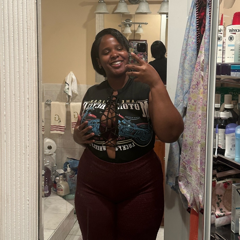 Meet your Posher, Delisha